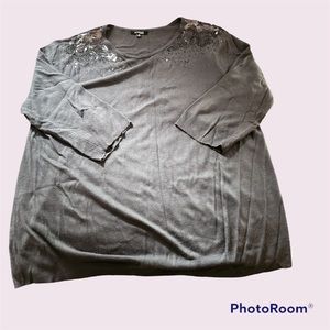 Gray sweater with shoulder detail Perfect for holidays